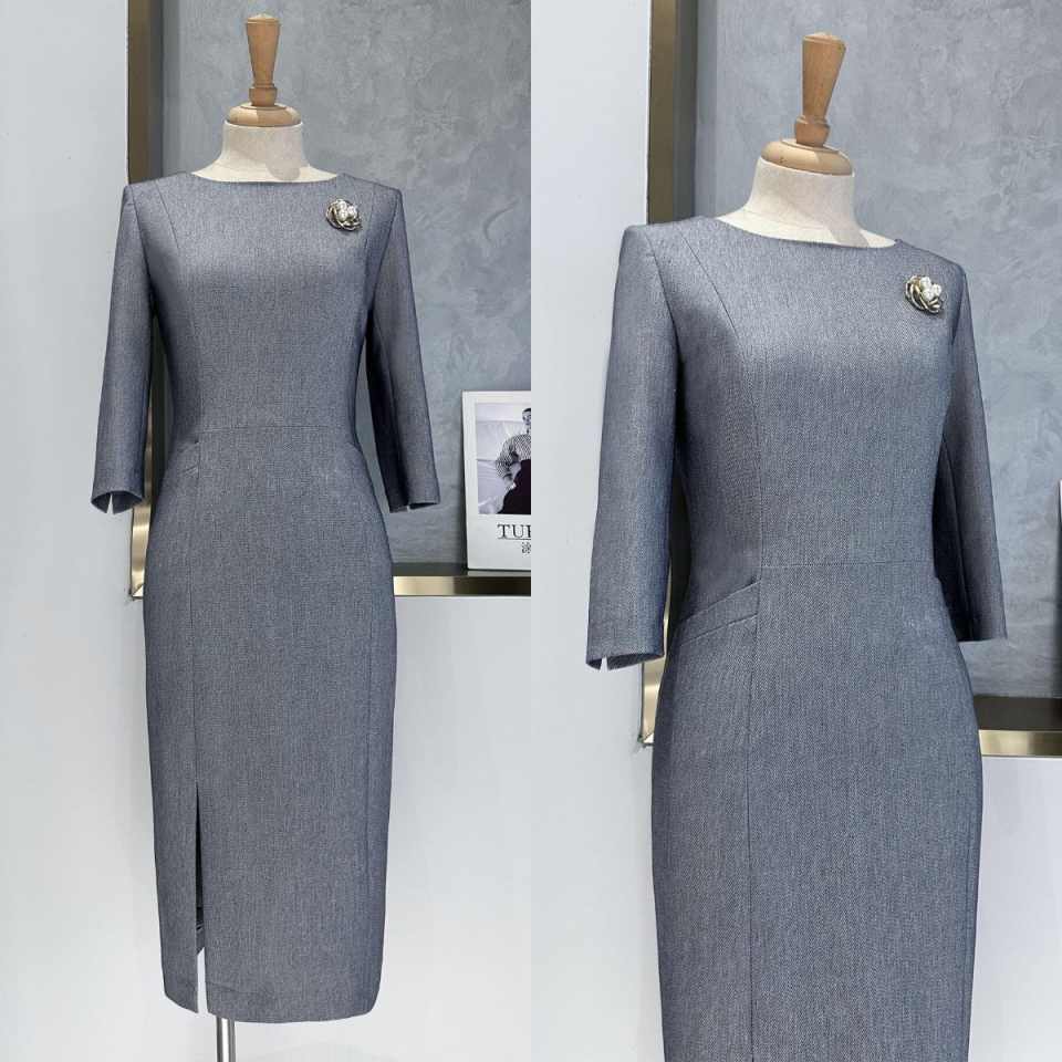 Women Formal Wear For Conference - エレガントなグレーのペプラムレディーススーツセット、ラウンドネックブレザー、ミディ丈スリットドレス、ビジネス面接やフォーマルな会議に最適、カスタマイズ可能