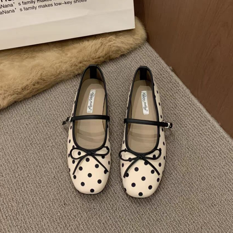 春のファッションボウデザイナーフラットシューズ水玉模様フレン - Women Formal Wear For Office のレビューと価格