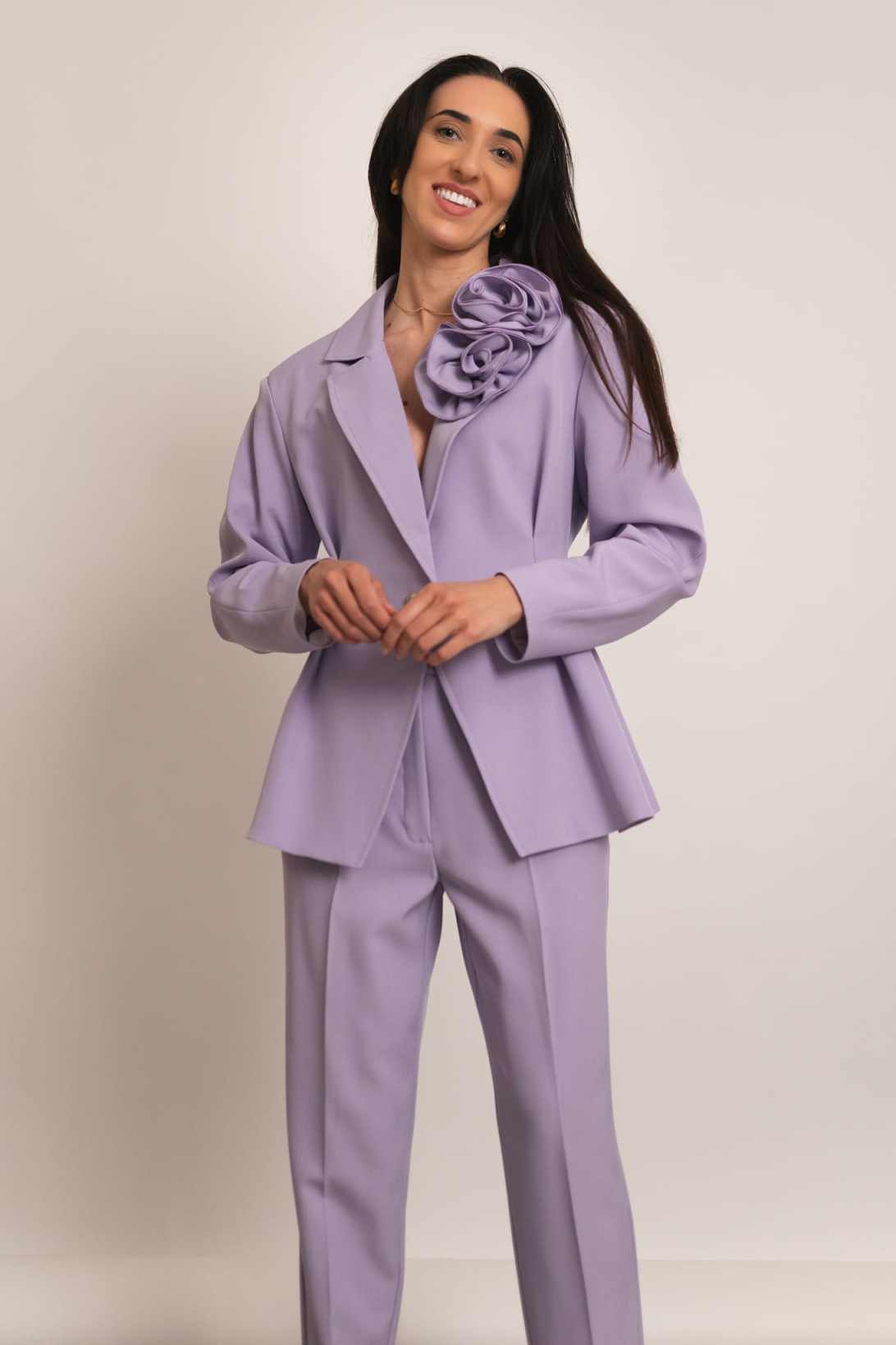 鮮やかなペプラムデザインのレディーススーツセット、ラペル付き - Women Formal Wear For Conference のレビューと価格