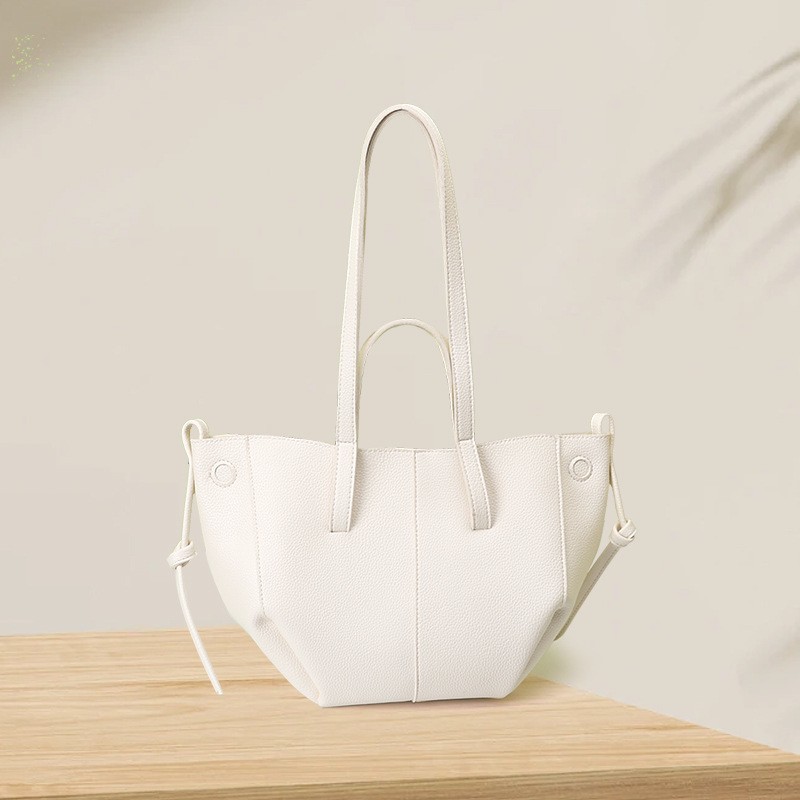 ブラウンウィングデザインのトートバッグ、コントラストステッチ - Shoulder Bag Structured のレビューと価格