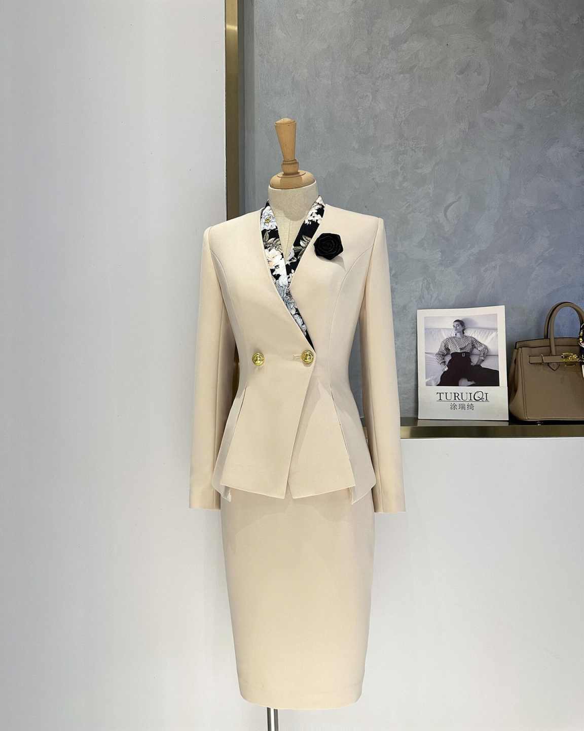 エレガントなペプラムデザインのレディーススーツセット、ノッチ - Women Formal Wear For Conference のレビューと価格