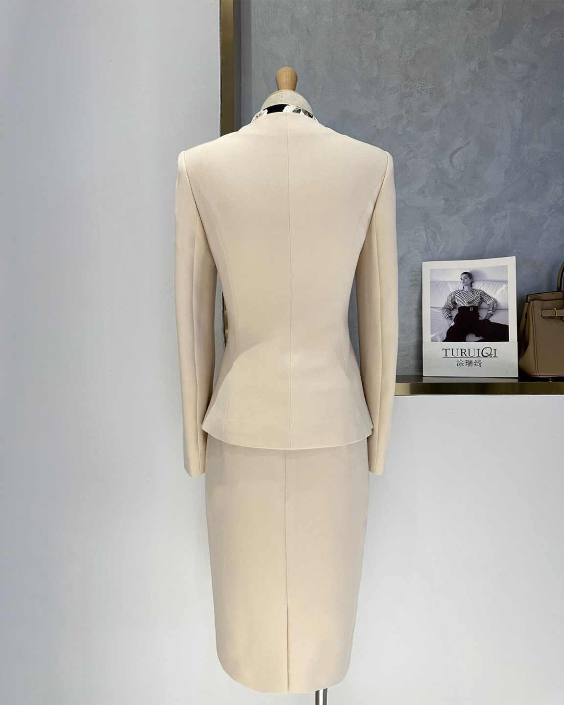 エレガントなペプラムデザインのレディーススーツセット、ノッチ - Women Formal Wear For Conference のレビューと価格