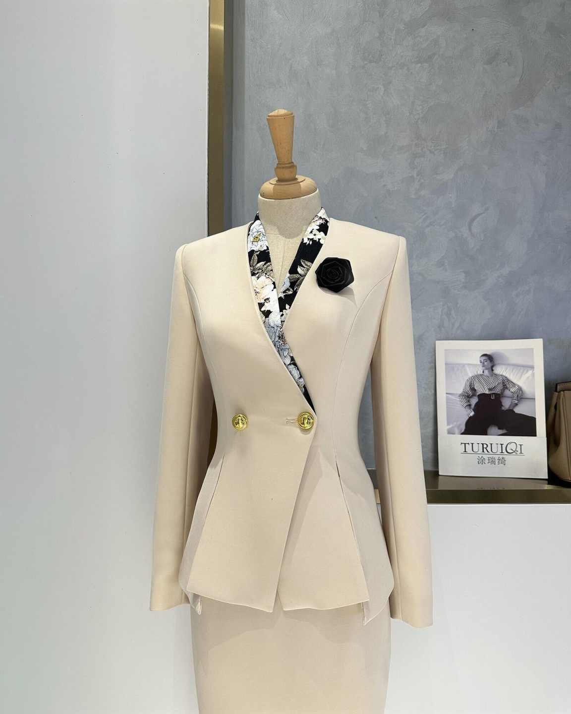 エレガントなペプラムデザインのレディーススーツセット、ノッチ - Women Formal Wear For Conference のレビューと価格