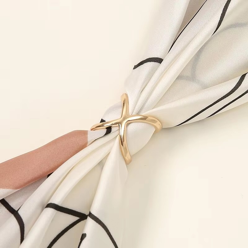 多機能シルクバックルスカーフ服コーナー結び目ボタンファッショ - Silk Blouse Button のレビューと価格